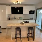 Le Romance - Palm Beach - Sea View - Wi-Fi - Air Conditioning
