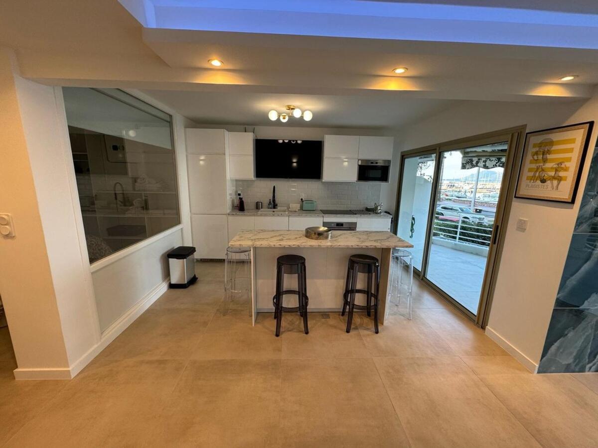Le Romance - Palm - Sea View - Wi-fi - Air Conditioning Apartment